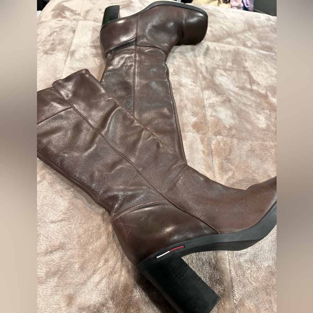 Tommy Hilfiger brown heeled boots - Picture 4 of 9
